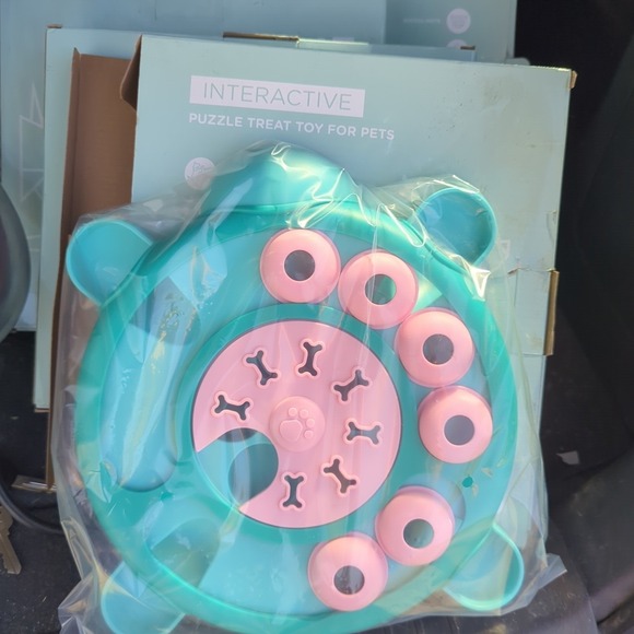 Interactive Pet Puzzle Treat Toy Slow Feeder Dog Training Game Teal Pink NEW - Picture 3 of 4